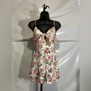 Women’s Floral Cami Romper Size Small
